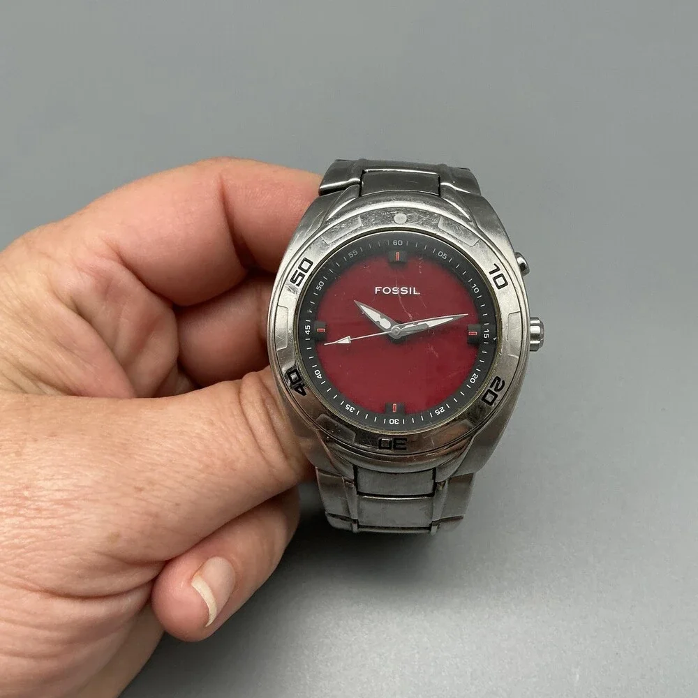Fossil AM-3758 Mens Watch 39mm Red Dial Stainless Steel Bracelet Quartz 50M WR